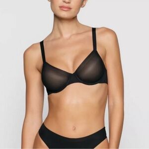 SKIMS 36 B No Show MOLDED UNLINED Demi BR-DEM-1883 Onyx New With Tags